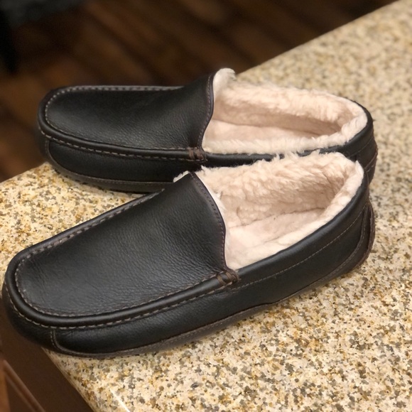 UGG Other - UGG Ascot Men’s Leather Slippers Size 10
